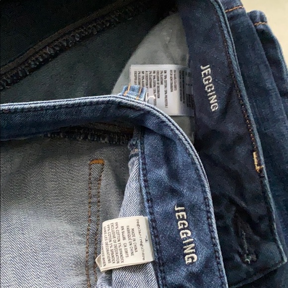 3 pairs for $45 AE Jeggings, Size 4. - Picture 5 of 7